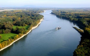 danube_river_vienna_austria-wide